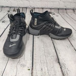 Nike Black and Gray Women's Sneakers